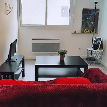 Apartment Le Studio - Proche Metro A/b & Gare Sncf *
